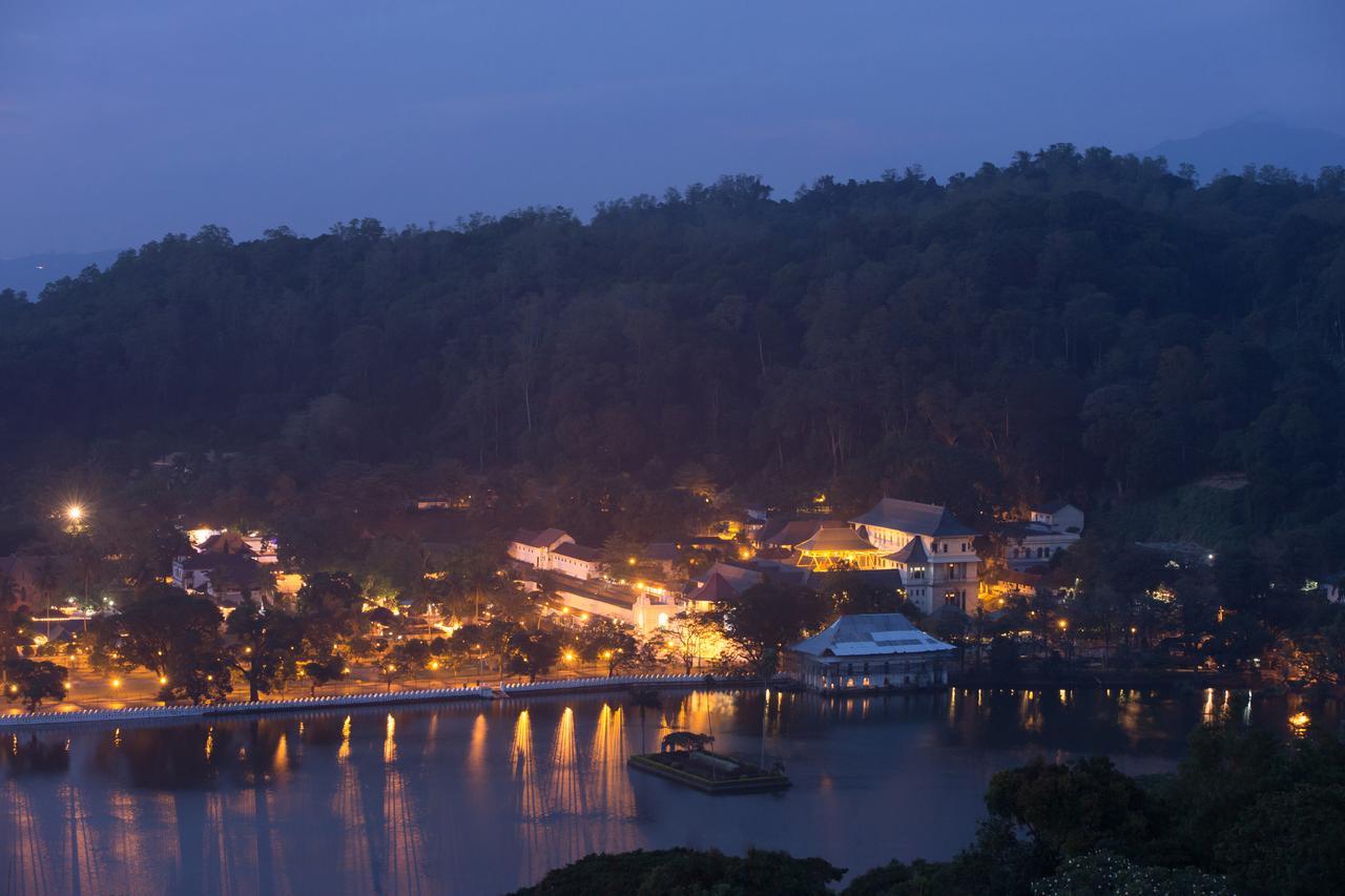 Sandriana Lake View Hotel Kandy Buitenkant foto