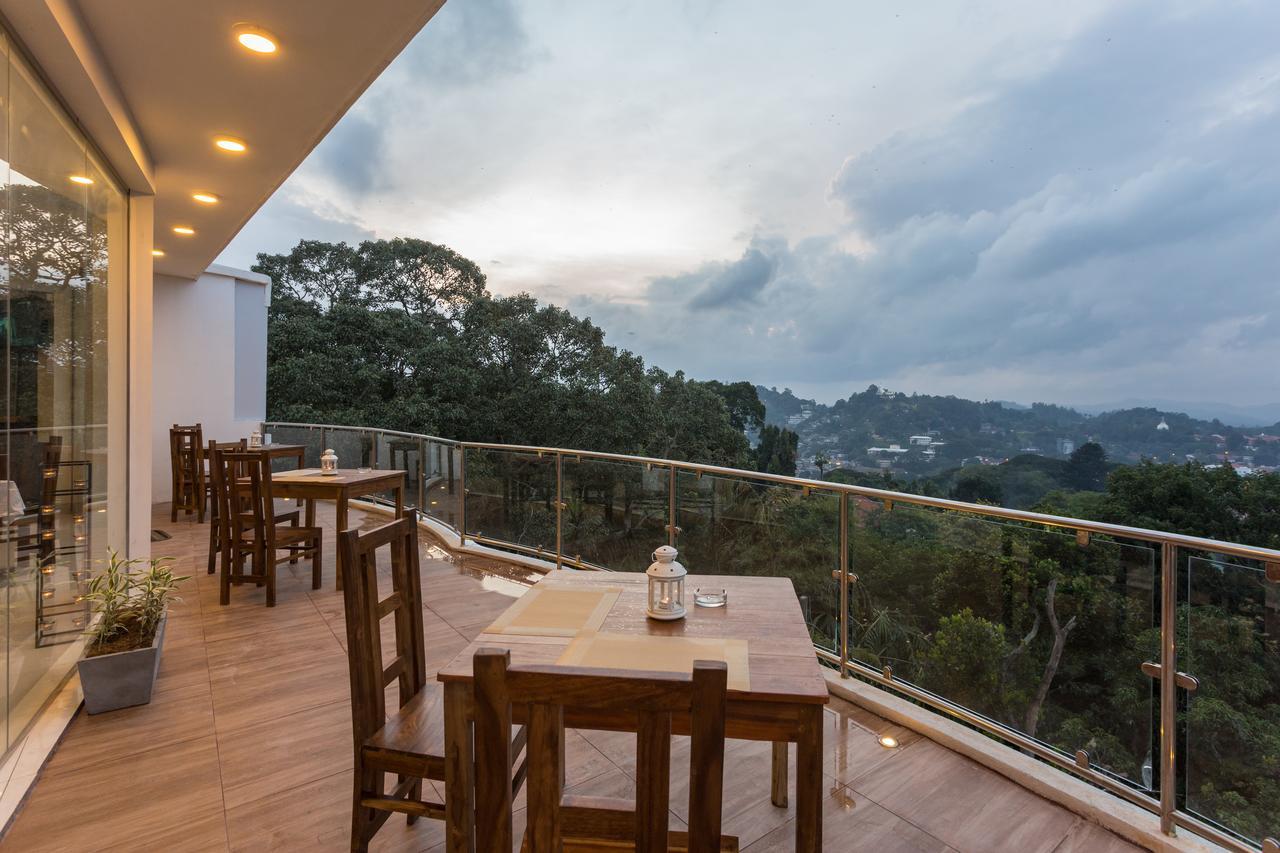 Sandriana Lake View Hotel Kandy Buitenkant foto